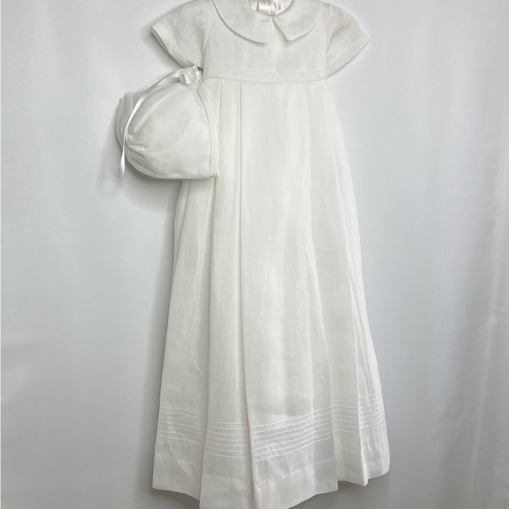 Isabel Garreton White Classic Gown and Bonnet